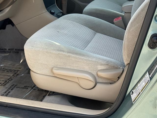 2005 Toyota Corolla LE