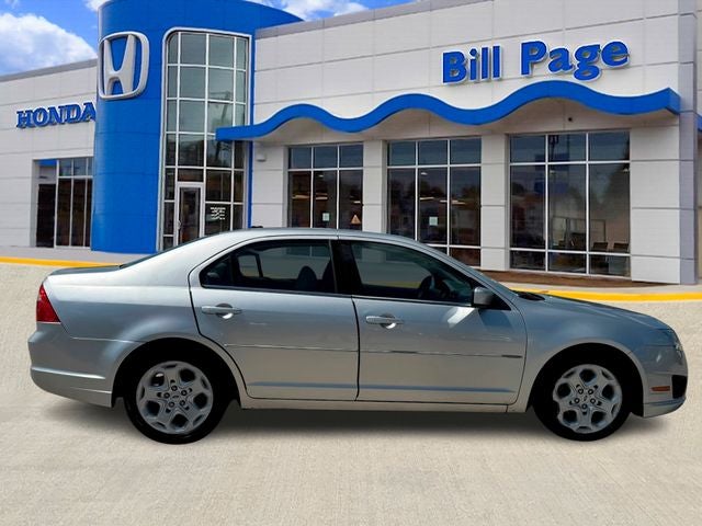 Used 2011 Ford Fusion SE with VIN 3FAHP0HA5BR136600 for sale in Falls Church, VA