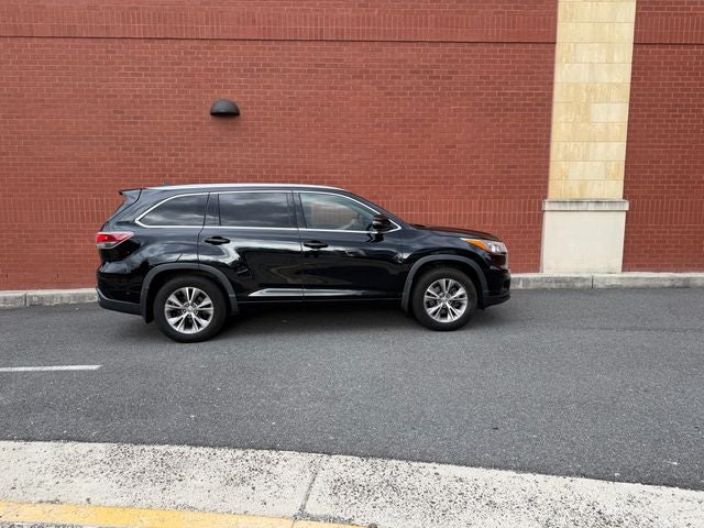 Used 2015 Toyota Highlander XLE with VIN 5TDJKRFH1FS076803 for sale in Falls Church, VA