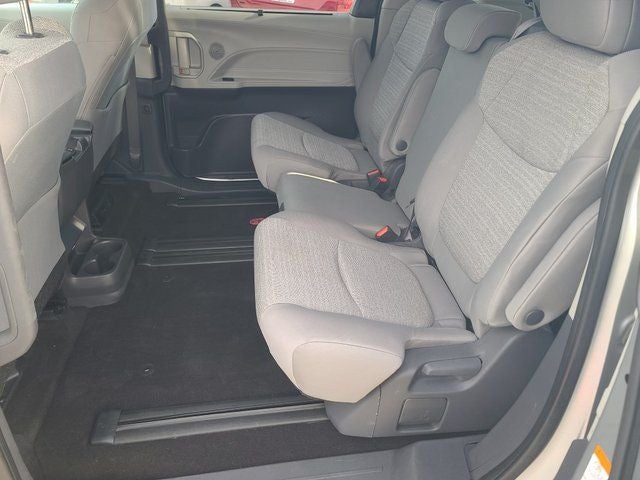 2021 Toyota Sienna LE 8 Passenger
