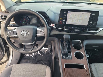 2021 Toyota Sienna LE 8 Passenger