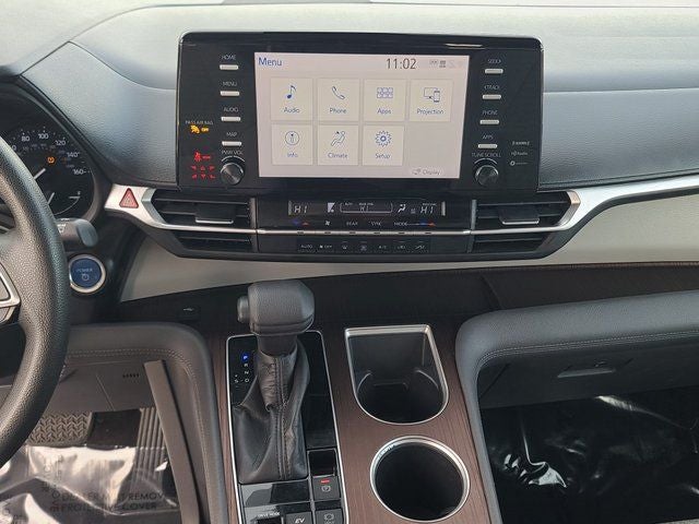 2021 Toyota Sienna LE 8 Passenger