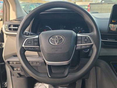 2021 Toyota Sienna LE 8 Passenger