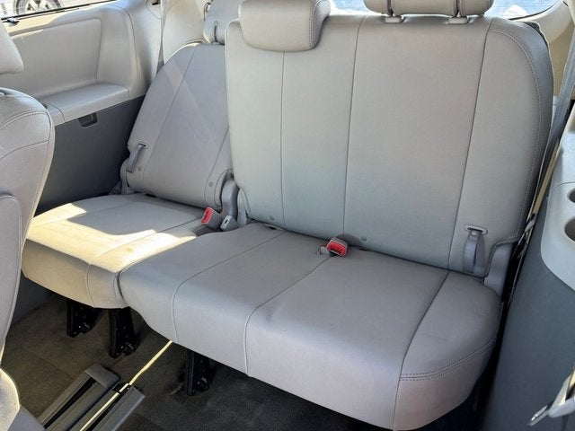 2015 Toyota Sienna L 7 Passenger