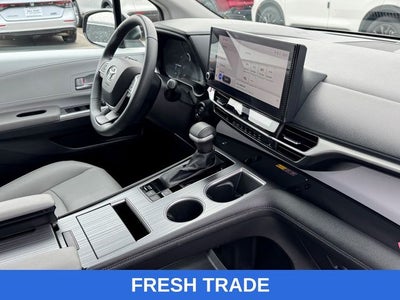 2025 Toyota Sienna XLE 8 Passenger
