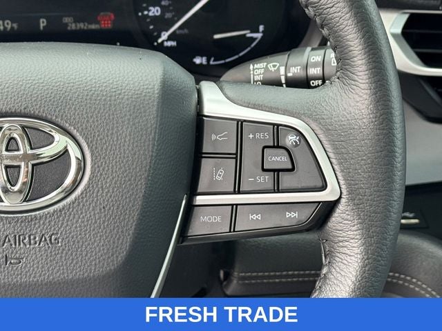 2025 Toyota Sienna XLE 8 Passenger