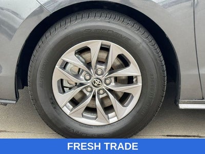 2025 Toyota Sienna XLE 8 Passenger