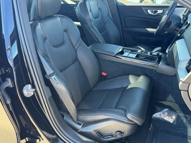 2025 Volvo S60 Plug-In Hybrid T8 Ultra Black Edition