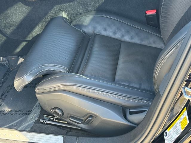 2025 Volvo S60 Plug-In Hybrid T8 Ultra Black Edition