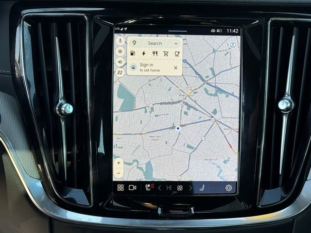 2025 Volvo S60 Plug-In Hybrid T8 Ultra Black Edition