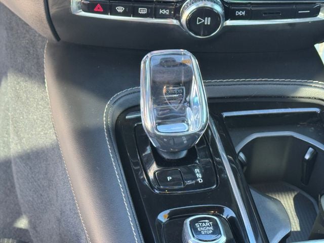 2025 Volvo S60 Plug-In Hybrid T8 Ultra Black Edition