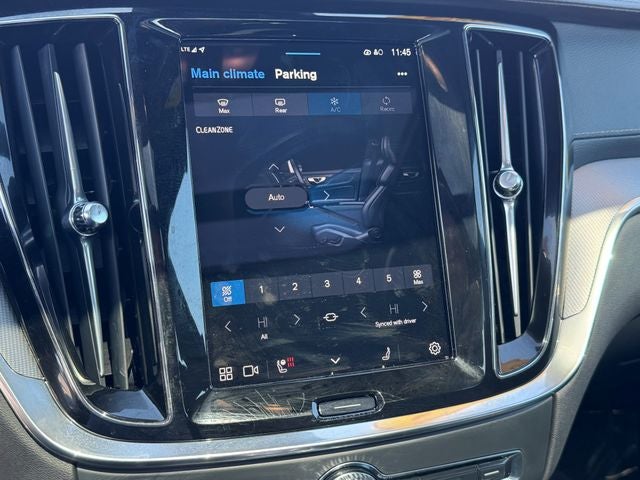 2025 Volvo S60 Plug-In Hybrid T8 Ultra Black Edition