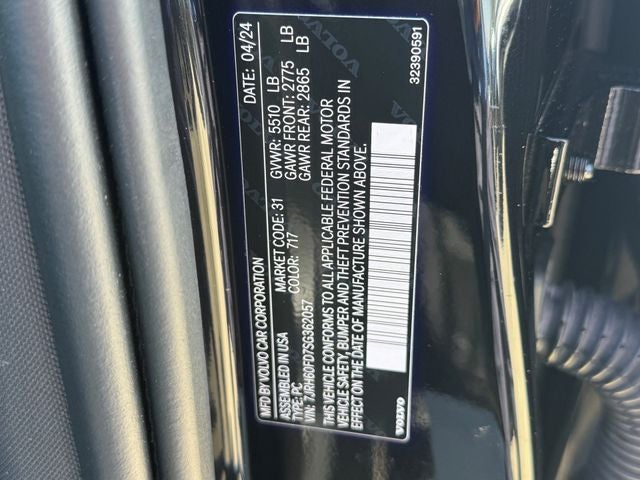 2025 Volvo S60 Plug-In Hybrid T8 Ultra Black Edition