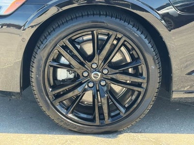 2025 Volvo S60 Plug-In Hybrid T8 Ultra Black Edition