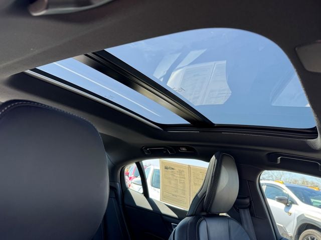 2025 Volvo S60 Plug-In Hybrid T8 Ultra Black Edition