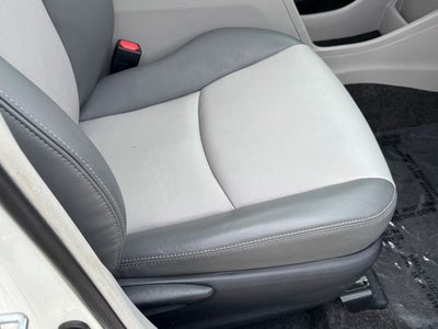 2017 Toyota Prius v Five