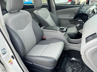 2017 Toyota Prius v Five