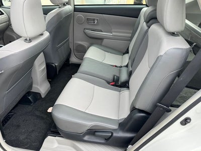 2017 Toyota Prius v Five