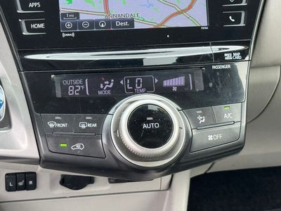 2017 Toyota Prius v Five