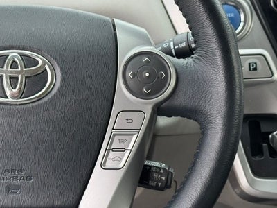 2017 Toyota Prius v Five