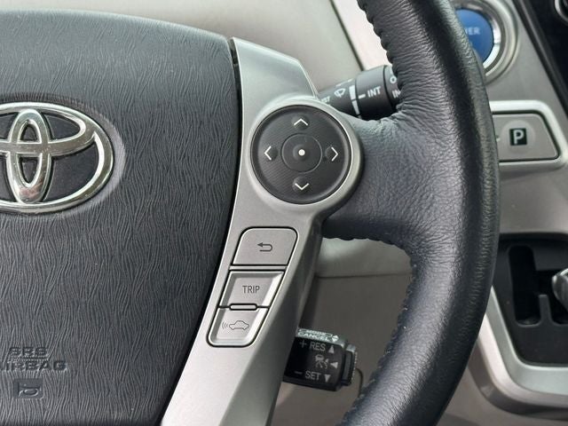 2017 Toyota Prius v Five