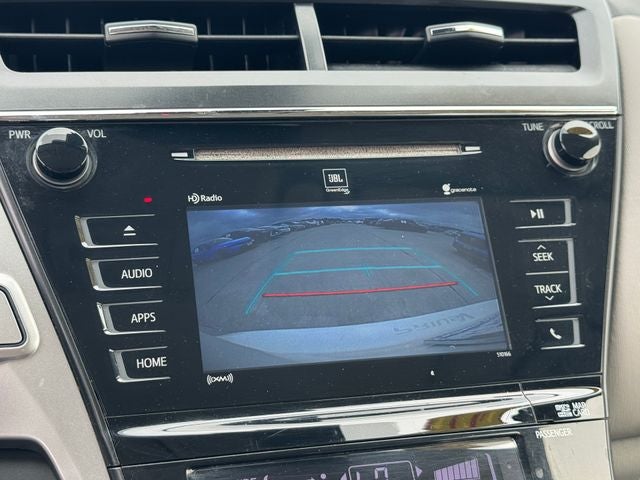 2017 Toyota Prius v Five
