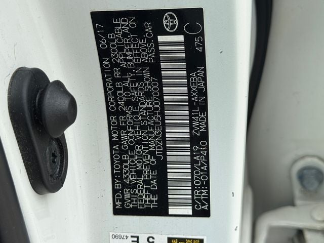 2017 Toyota Prius v Five