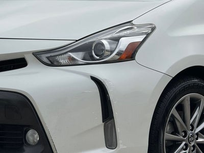2017 Toyota Prius v Five