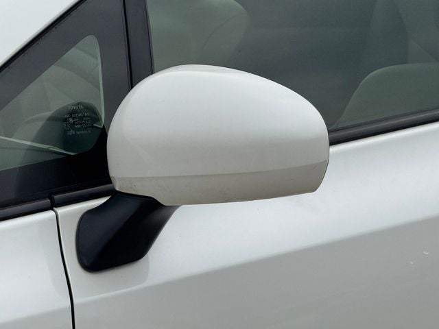 2017 Toyota Prius v Five