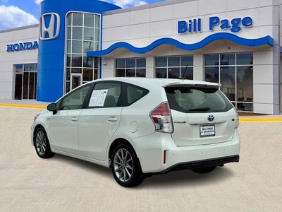 2017 Toyota Prius v Five