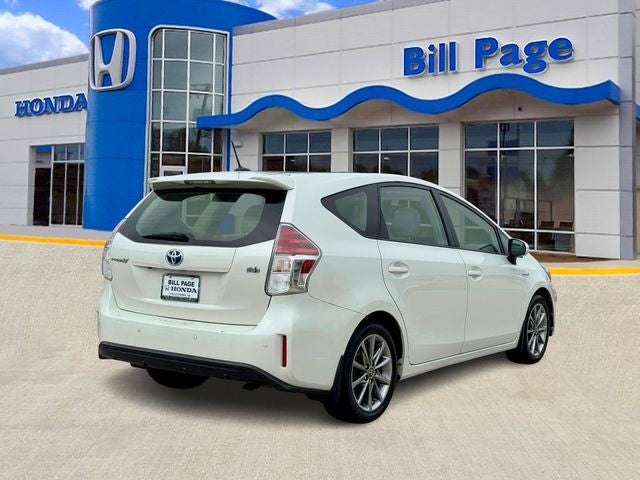 2017 Toyota Prius v Five