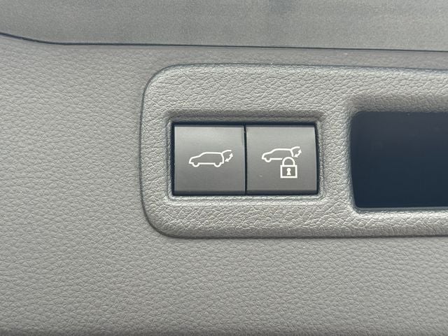 2024 Toyota Venza LE