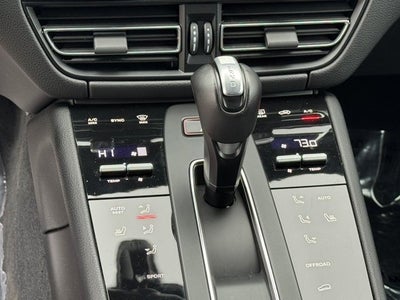 2025 Porsche Macan Base