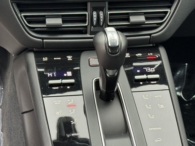 2025 Porsche Macan Base