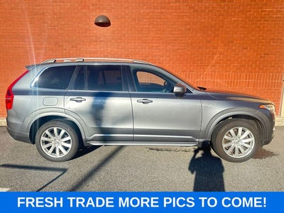 2016 Volvo XC90 T6 Momentum