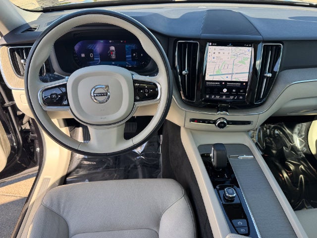 2024 Volvo XC60 B5 Plus Dark Theme