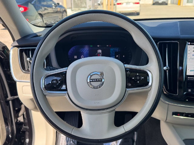 2024 Volvo XC60 B5 Plus Dark Theme