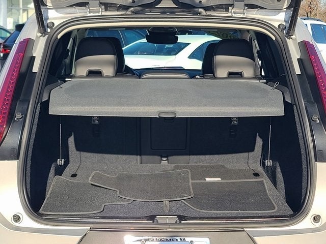 2025 Volvo XC40 B5 Plus Bright Theme