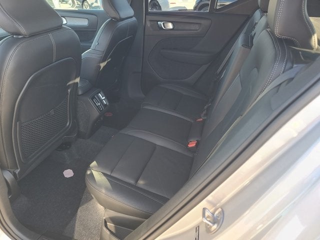 2025 Volvo XC40 B5 Plus Bright Theme