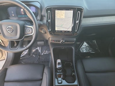 2025 Volvo XC40 B5 Plus Bright Theme