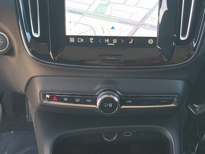 2025 Volvo XC40 B5 Plus Bright Theme