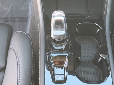 2025 Volvo XC40 B5 Plus Bright Theme