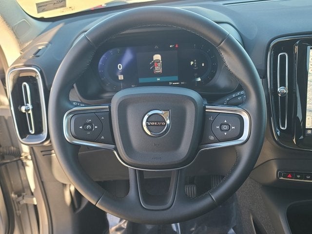 2025 Volvo XC40 B5 Plus Bright Theme