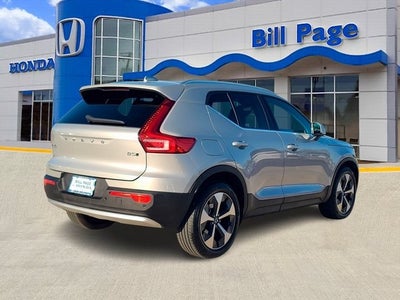 2025 Volvo XC40 B5 Plus Bright Theme