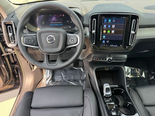 2023 Volvo XC40 B5 Plus Dark Theme