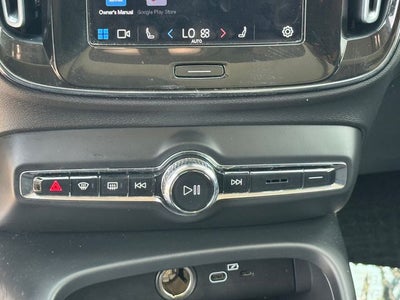 2023 Volvo XC40 B5 Plus Dark Theme