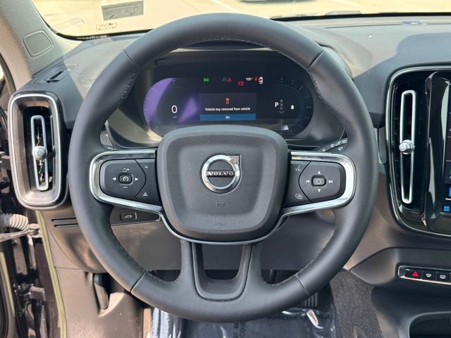 2023 Volvo XC40 B5 Plus Dark Theme
