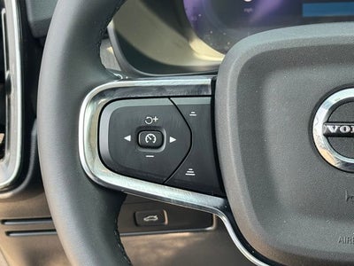 2023 Volvo XC40 B5 Plus Dark Theme