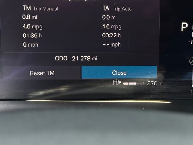 2023 Volvo XC40 B5 Plus Dark Theme