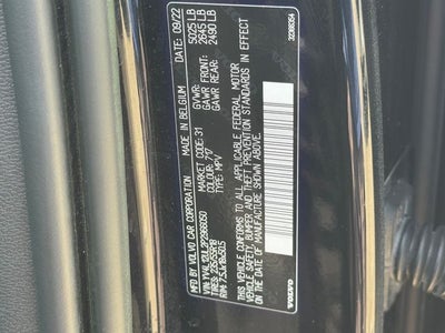 2023 Volvo XC40 B5 Plus Dark Theme